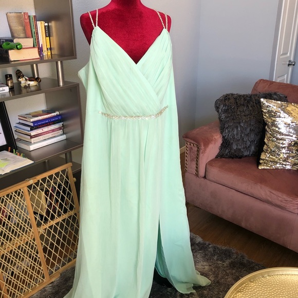 David’s Bridal Bridesmaid dress - Picture 3 of 8